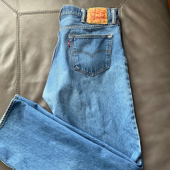 Levi’s Men 501 38 x 36 Classic Button Fly Straight Leg Jeans Tough Original Blue - Picture 6 of 9